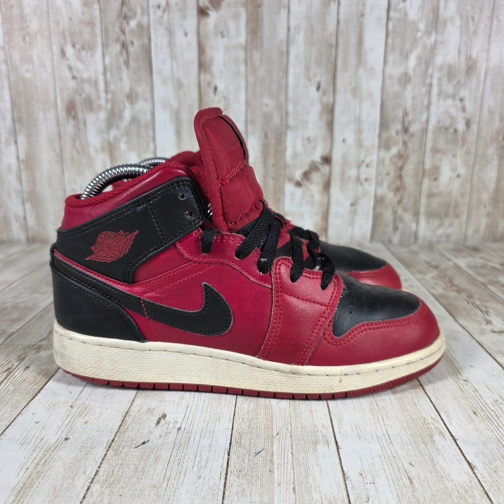 Nike Air Jordan 1 Mid Basketball Shoes Red Black Sneakers Youth‎ Size 5.5Y